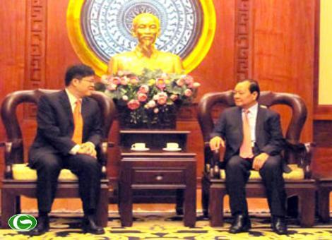 Bí thư Thành ủy TPHCM Lê Thanh Hải tiếp ông Trác Lôi Minh đến chào xã giao. 